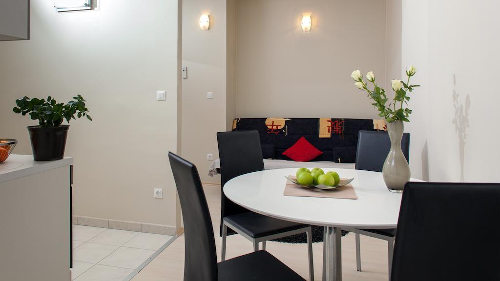 Apartments Toni أوميس الغرفة الصورة