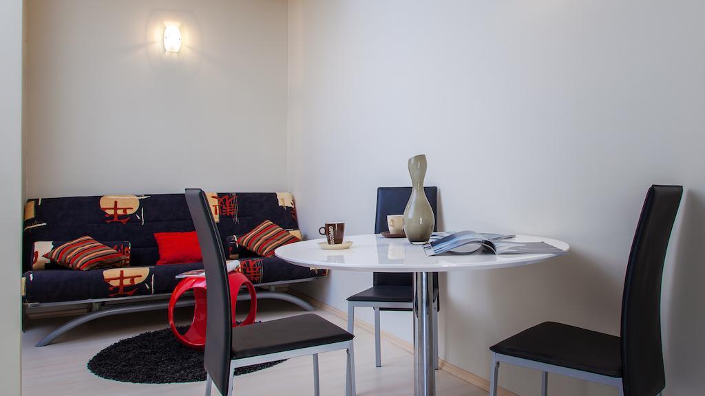 Apartments Toni أوميس الغرفة الصورة