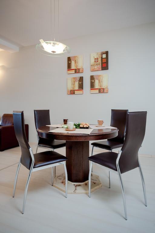 Apartments Toni أوميس الغرفة الصورة